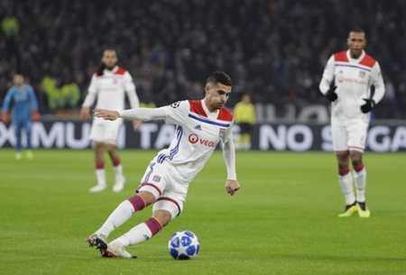 记者：穆斯卡特并不是被“气”走了，他是抽空去上了个厕所