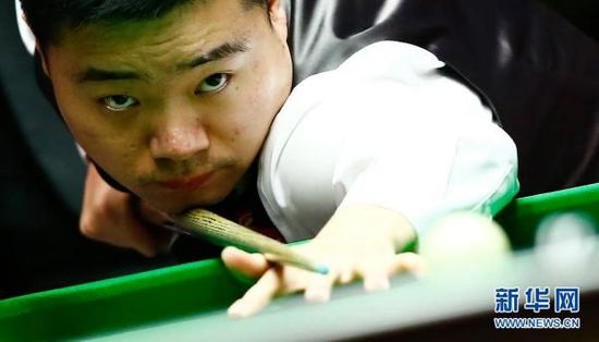 帕夫洛维奇：在此年龄段，我从未见过哪位队友像卡尔这么自信