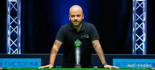 榜眼梦游11中1福克斯空砍25分，米切尔28+8，骑士送马刺交手6连败